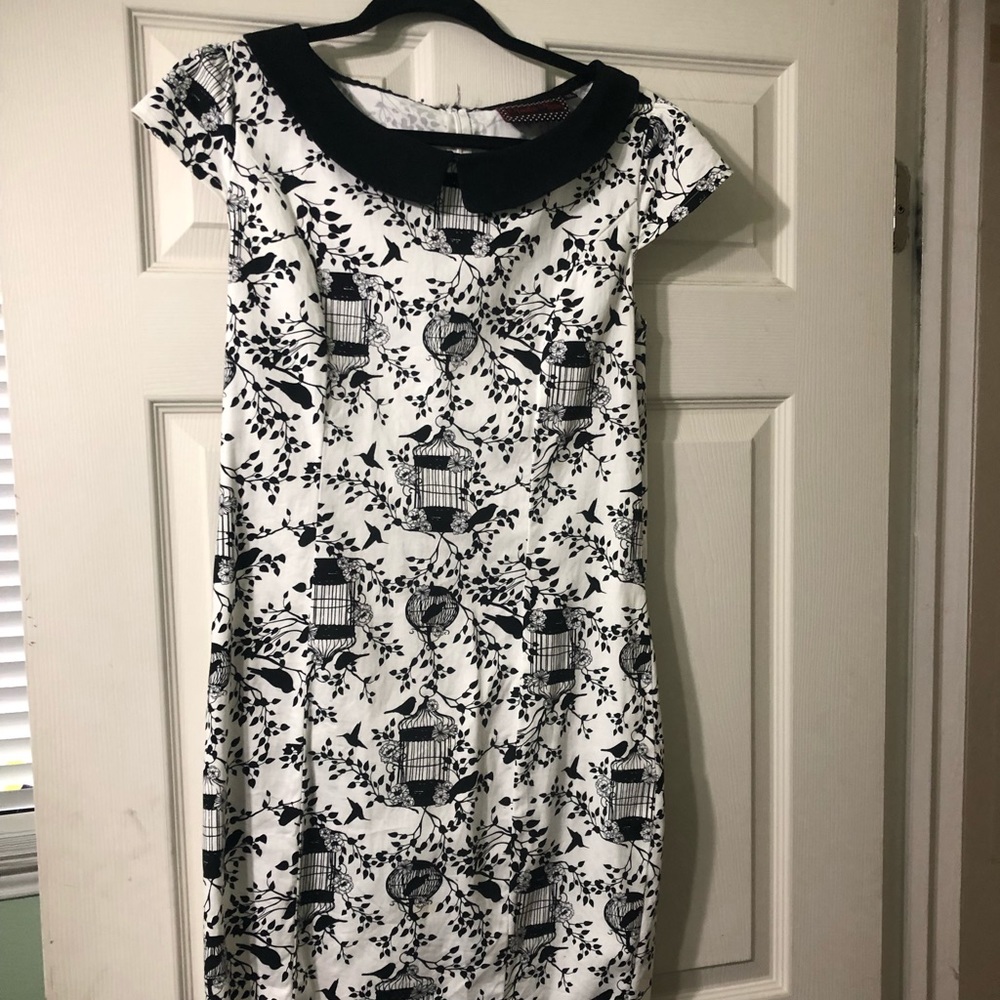 Vintage-style Birdcage Print Dress with Collar